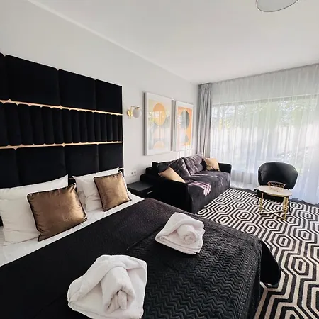 Solny A032 Z Klimatyzacja I Ogrodem Apartmán *